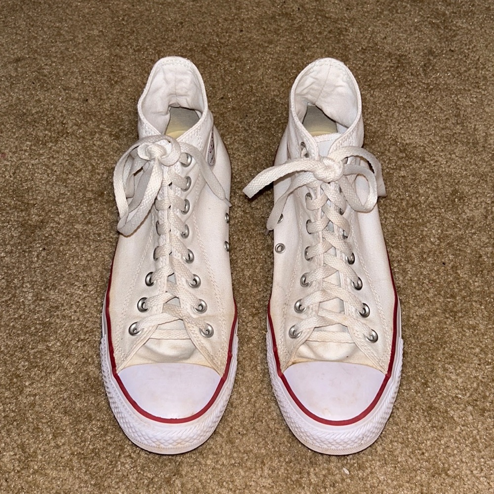White high top converse 🤍